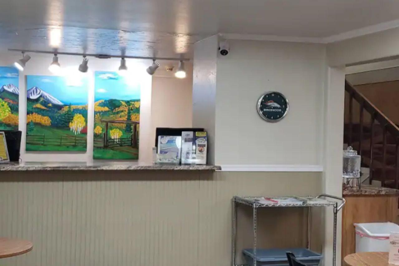 Adventure Inn - Гленуд Спрингс Екстериор снимка
