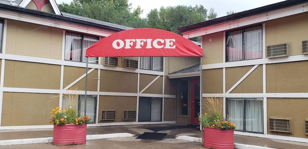 Adventure Inn - Гленуд Спрингс Екстериор снимка